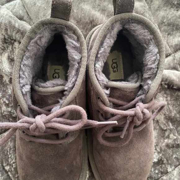 UGG | Women's Neumel in Grey Size 7 - Picture 1 of 8